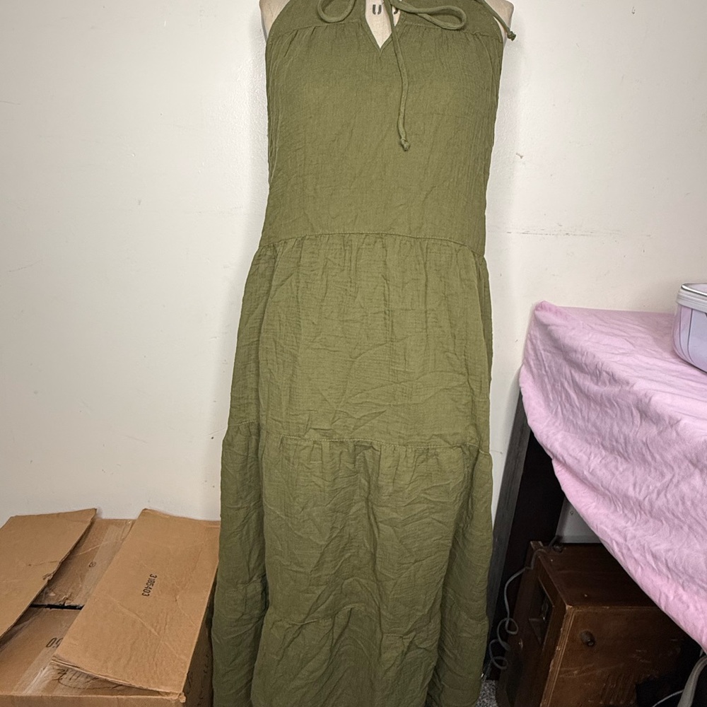 Chic Strapless Olive Dress